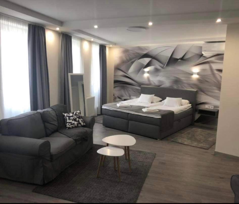 Brill Hotel Бекешчаба Екстер'єр фото